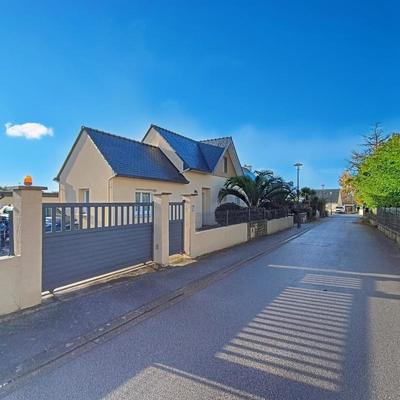 Maison - 90 m² - 5 pièces