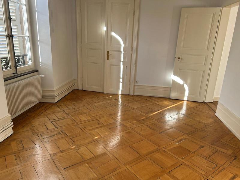 Appartement - 238 m² - 9 pièces