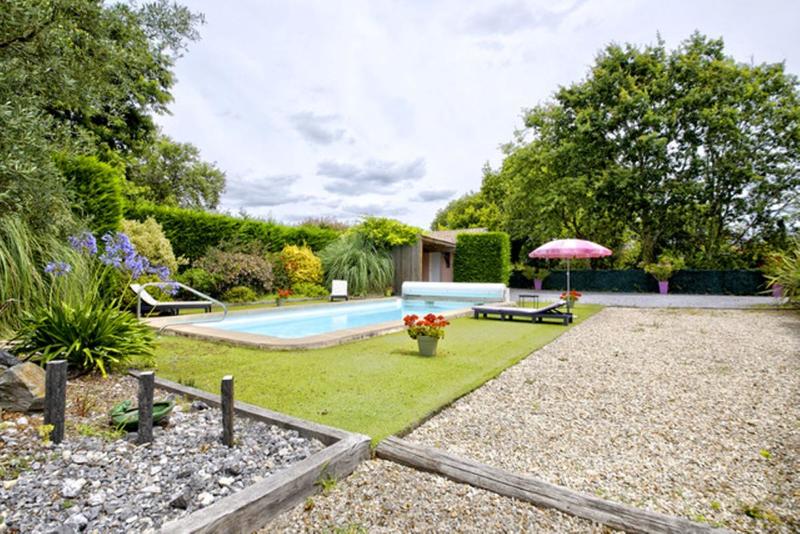 Maison - 220 m² - 8 pièces