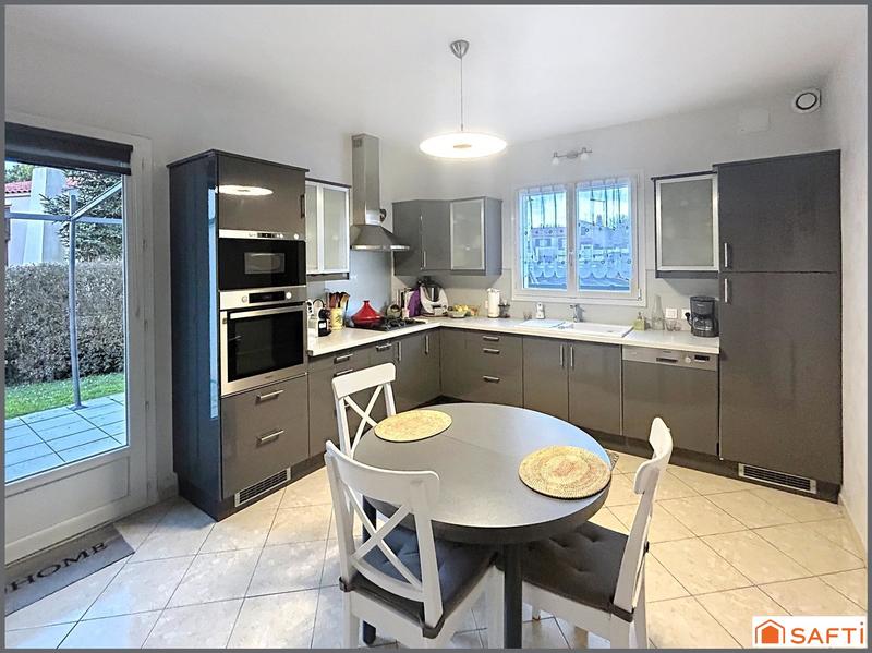 Maison - 170 m² - 7 pièces