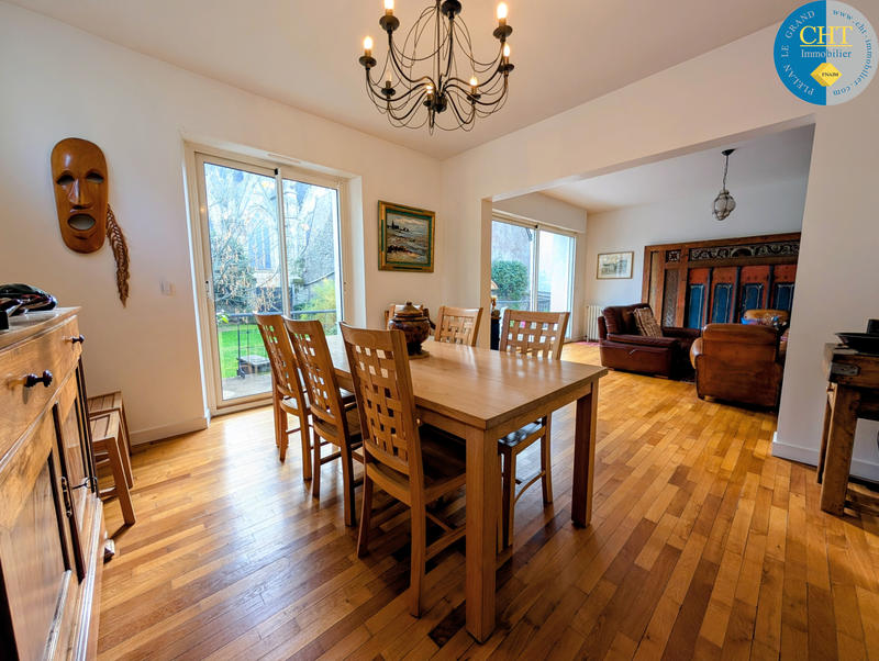 Maison - 179 m² - 7 pièces