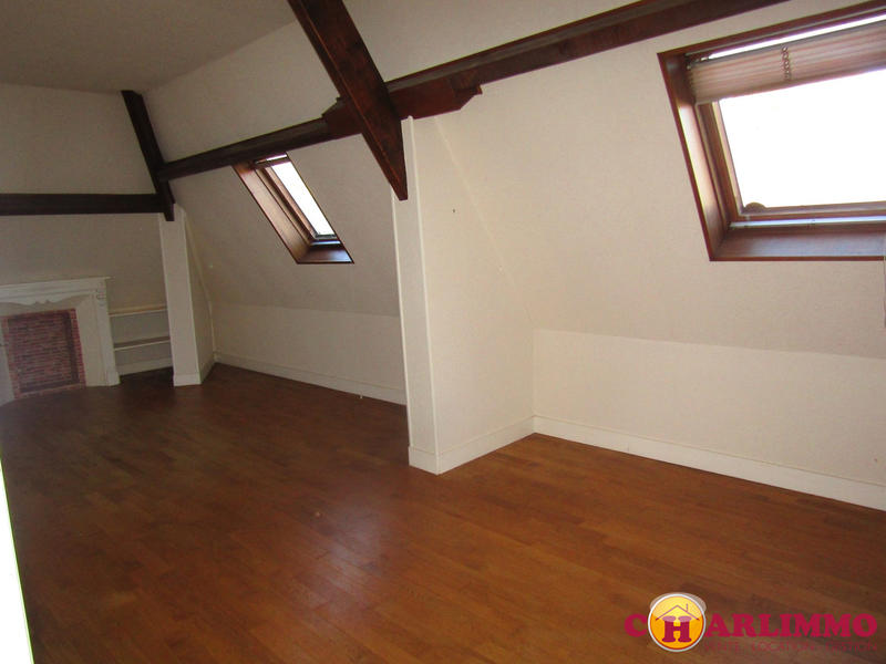 Maison traditionnelle - 162 m² - 6 pièces