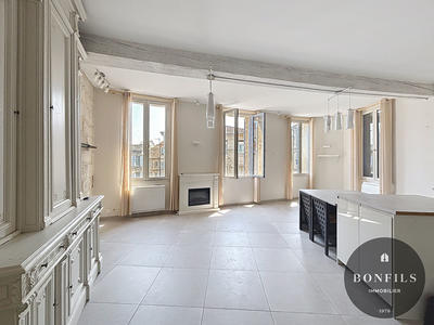 Appartement - 75 m² - 3 pièces