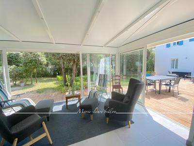 Maison - 206 m² - 7 pièces