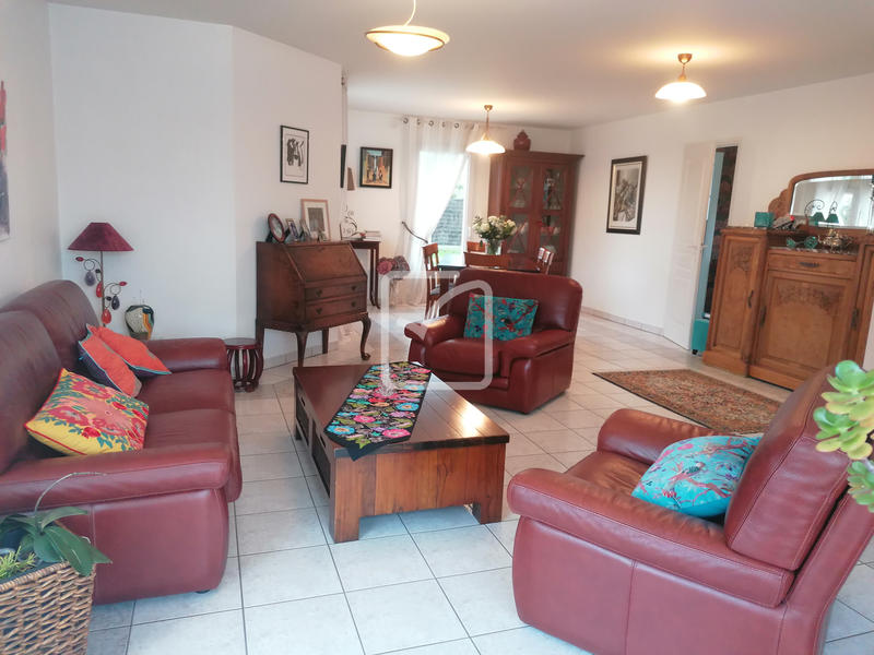 Maison - 177 m² - 8 pièces