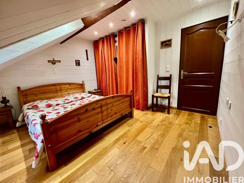 Maison - 177 m² - 8 pièces