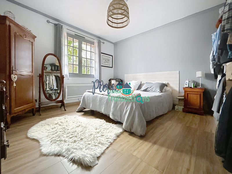 Maison - 236 m² - 7 pièces