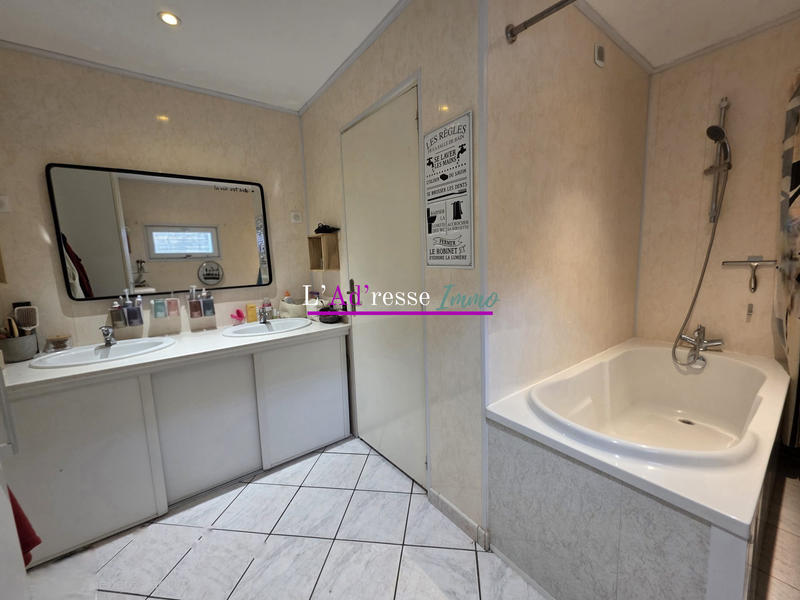 Maison traditionnelle - 120 m² - 6 pièces