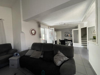 Maison - 98 m² - 5 pièces