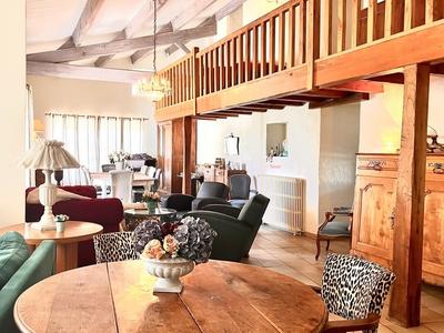 Maison - 244 m² - 5 pièces