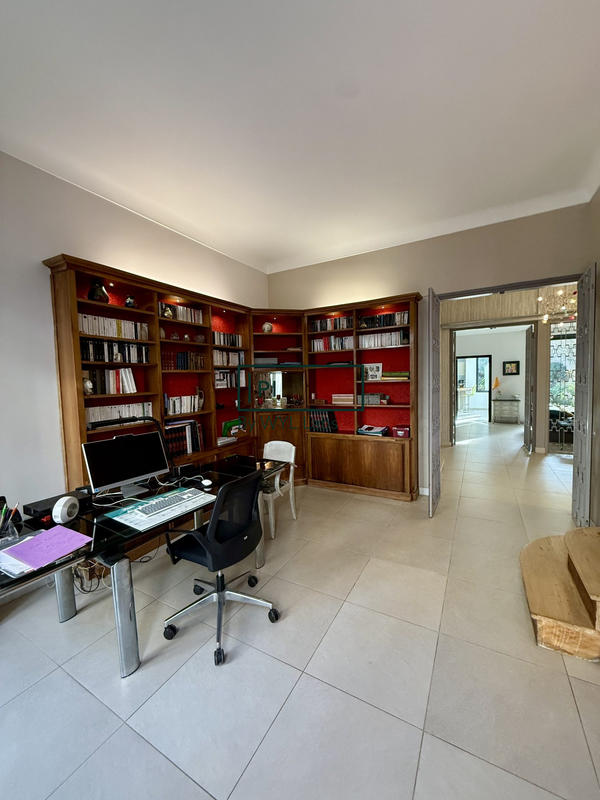 Maison - 346 m² - 8 pièces