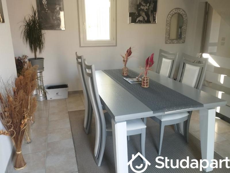 Chambre - 12 m² - 1 pièce