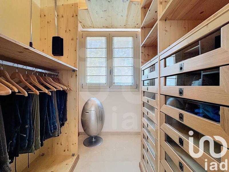 Maison - 181 m² - 7 pièces