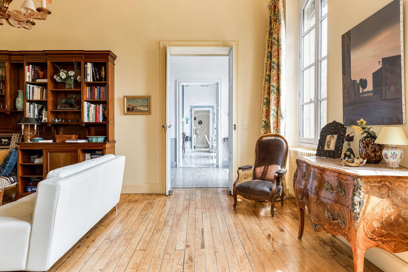 Maison - 448 m² - 13 pièces