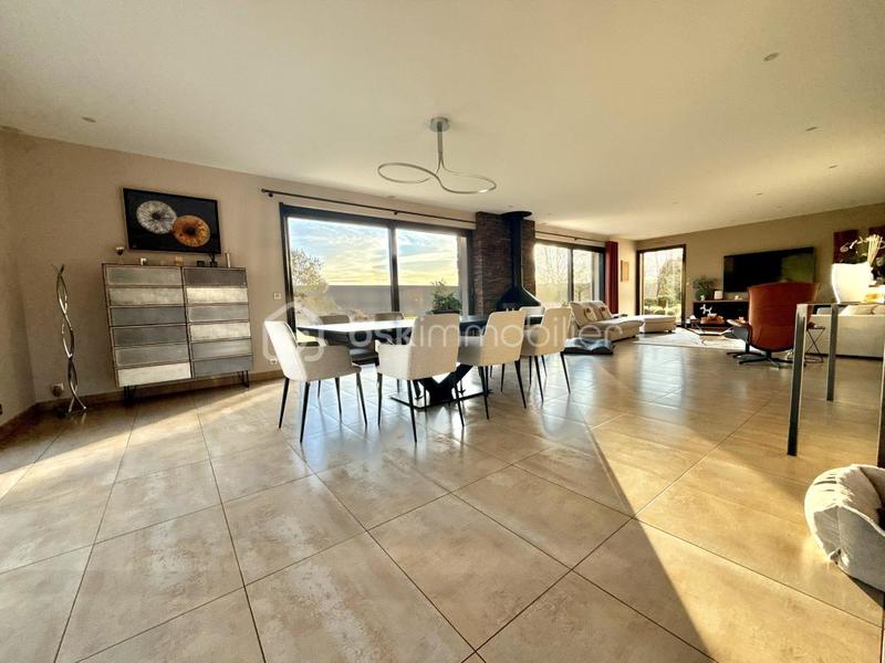 Villa - 365 m² - 9 pièces