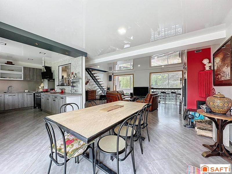 Maison - 240 m² - 7 pièces