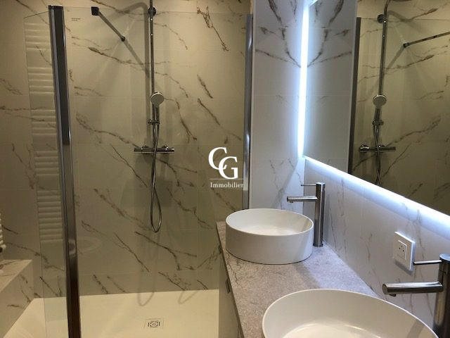 Appartement - 105 m² - 4 pièces