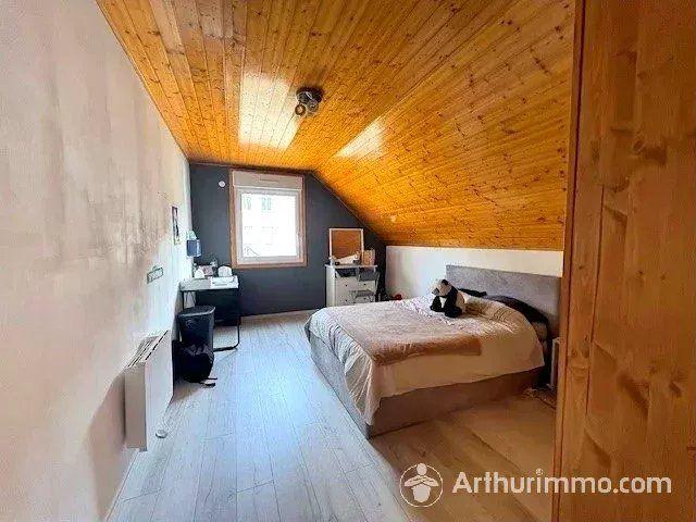 Maison - 167 m² - 9 pièces