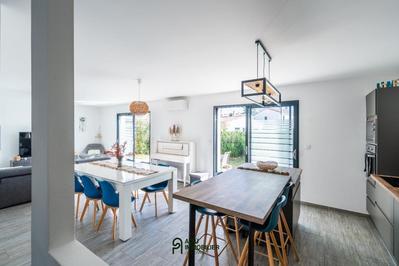 Villa - 90 m² - 4 pièces