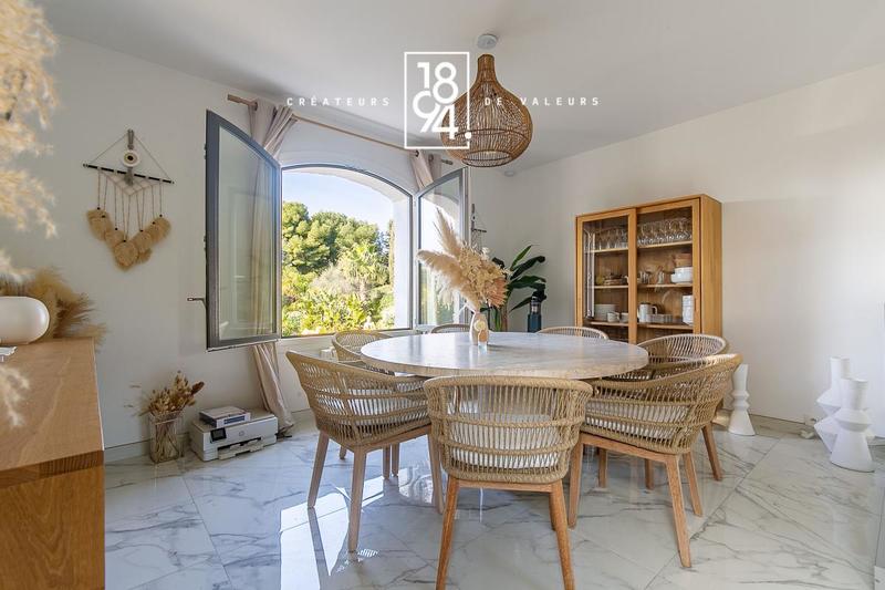 Maison - 180 m² - 6 pièces