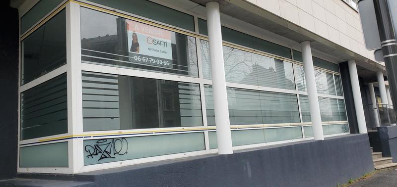 Local commercial - 161 m² - 5 pièces