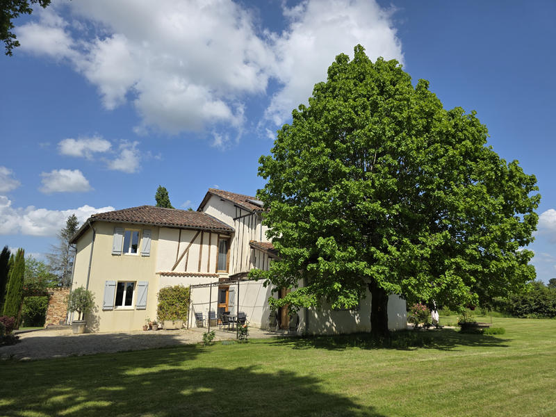 Maison - 262 m² - 9 pièces