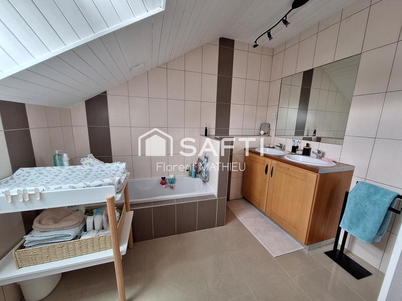 Maison - 95 m² - 5 pièces