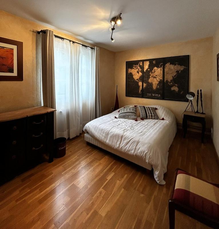 Maison - 199 m² - 9 pièces