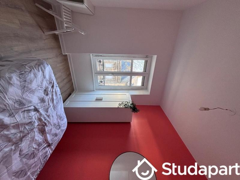 Chambre - 11 m² - 1 pièce