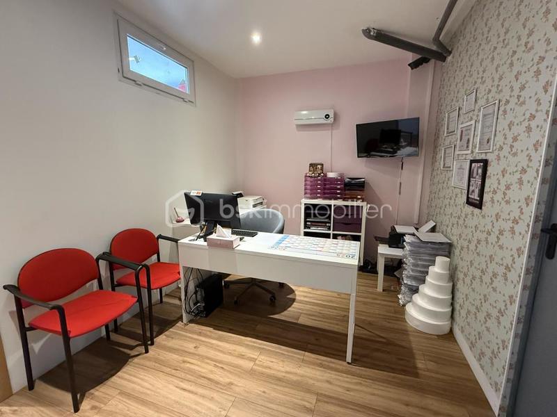 Local commercial - 135 m² - 4 pièces