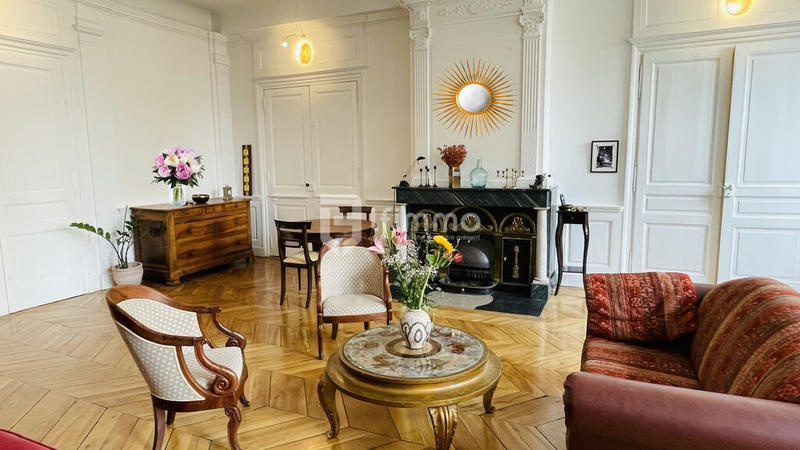 Appartement - 176 m² - 6 pièces