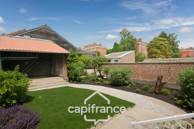 Maison - 207 m² - 8 pièces