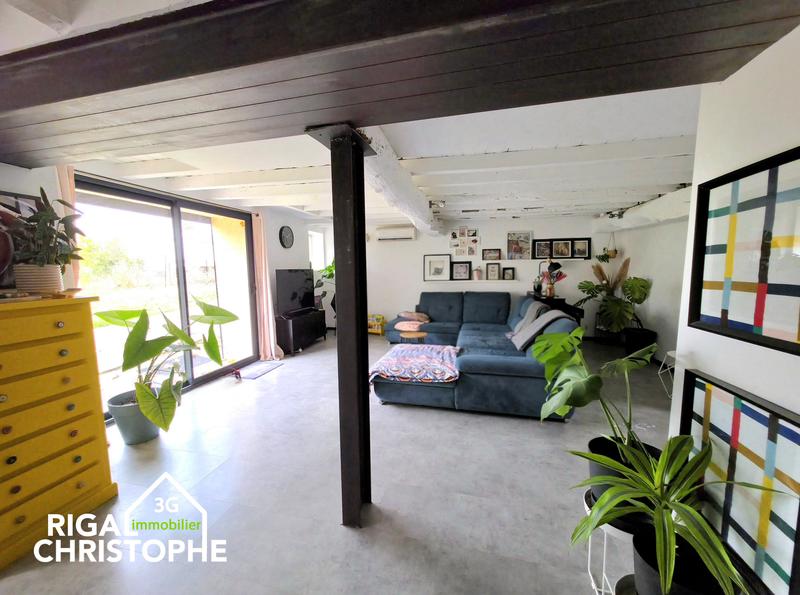 Demeure - 220 m² - 8 pièces