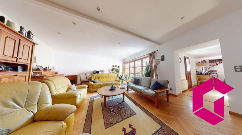 Maison - 177 m² - 7 pièces