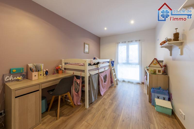 Maison traditionnelle - 109 m² - 6 pièces