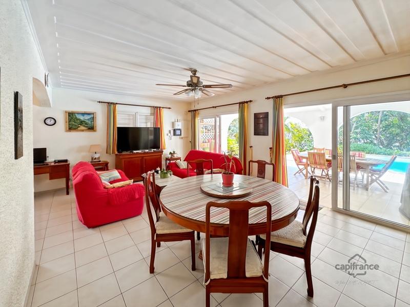 Maison - 220 m² - 5 pièces