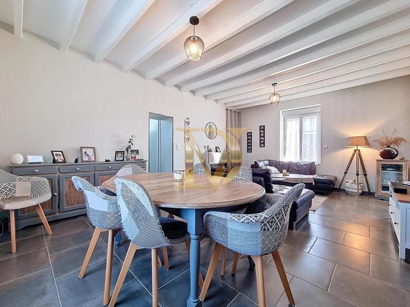 Propriété - 402 m² - 16 pièces