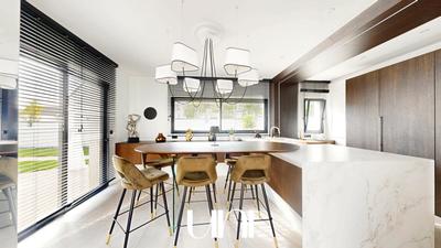 Maison - 300 m² - 7 pièces