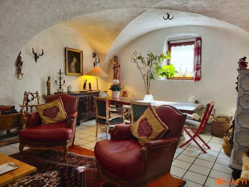 Maison - 214 m² - 8 pièces