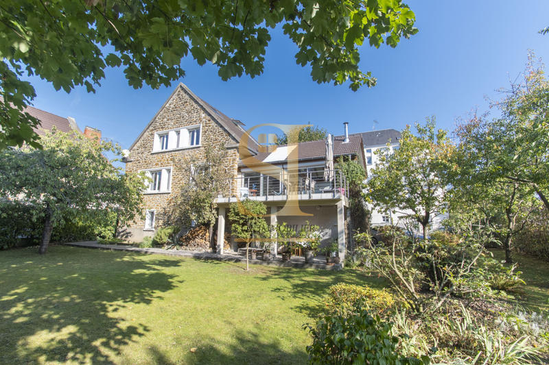 Maison - 168 m² - 7 pièces