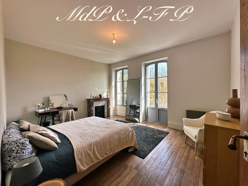 Maison - 262 m² - 7 pièces