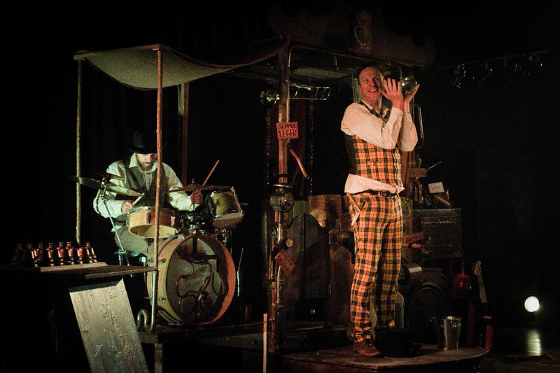 Boîte de nuits - la Toute Petite Compagnie