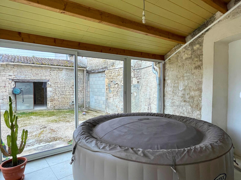 Maison - 238 m² - 4 pièces