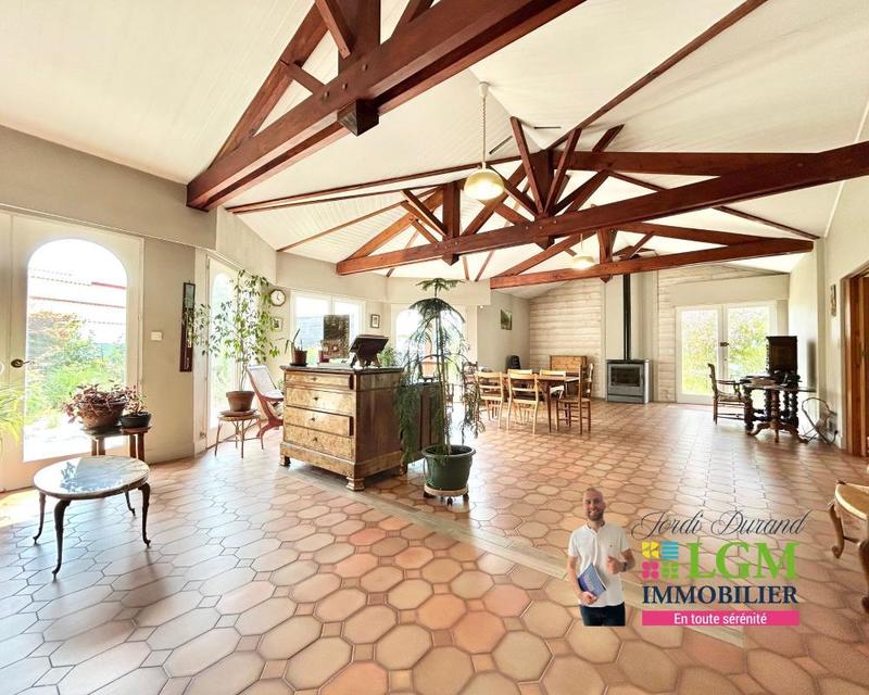 Maison d'architecte - 237 m² - 4 pièces