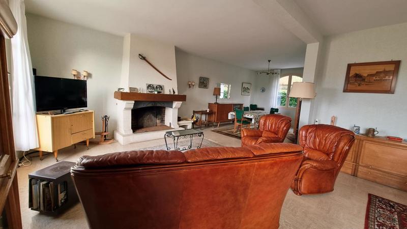 Maison - 208 m² - 6 pièces