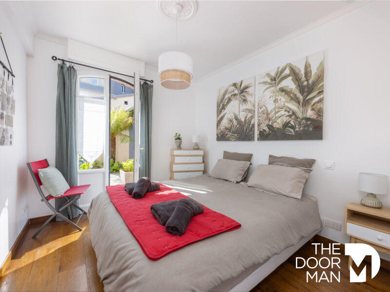 Demeure - 137 m² - 5 pièces