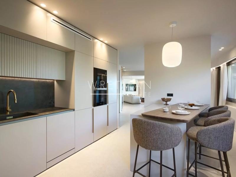 Appartement - 281 m² - 6 pièces