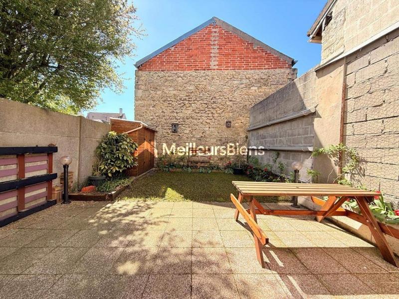 Maison - 104 m² - 6 pièces