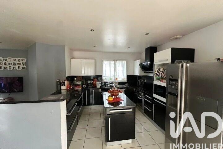 Maison - 135 m² - 6 pièces