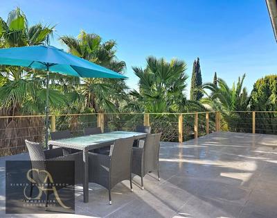 Maison - 192 m² - 9 pièces